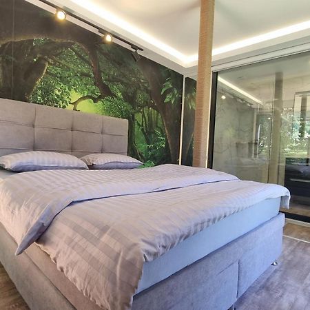 B&B Botel Charlie Beograd Ngoại thất bức ảnh