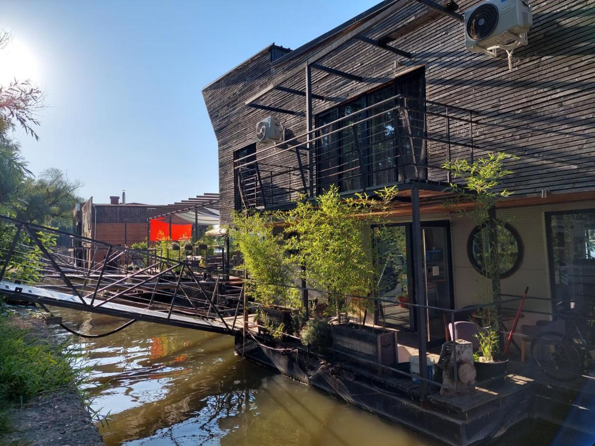 B&B Botel Charlie Beograd Ngoại thất bức ảnh