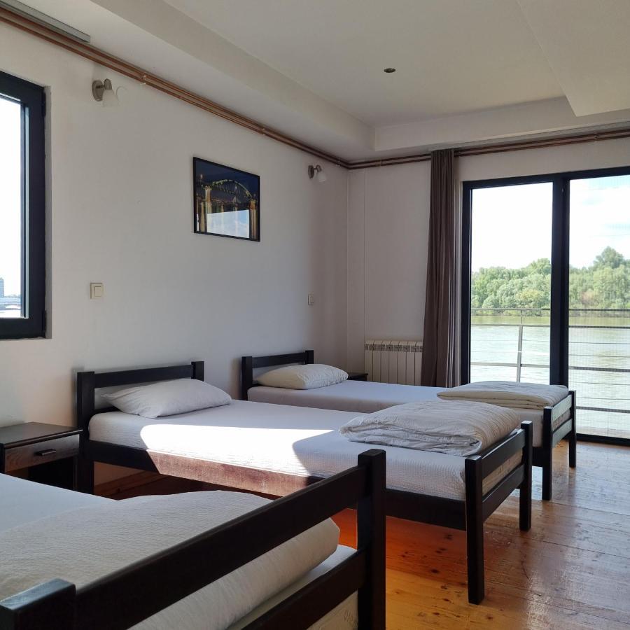 B&B Botel Charlie Beograd Ngoại thất bức ảnh