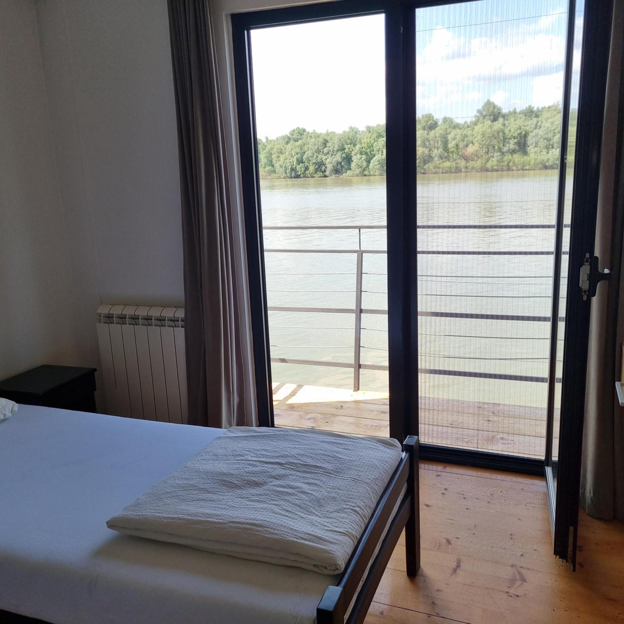 B&B Botel Charlie Beograd Phòng bức ảnh