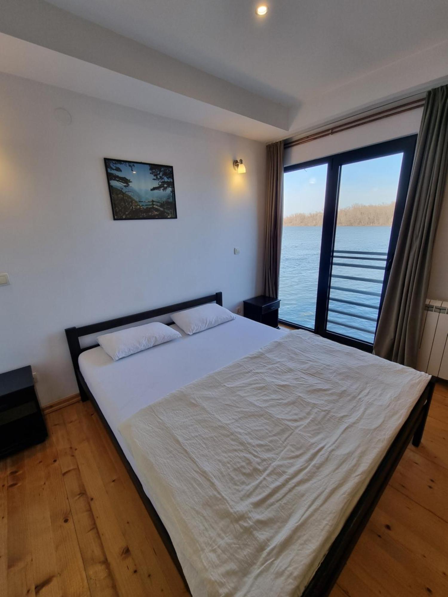 B&B Botel Charlie Beograd Phòng bức ảnh