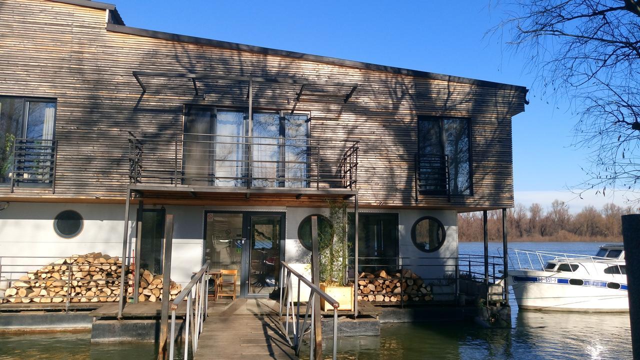 B&B Botel Charlie Beograd Ngoại thất bức ảnh